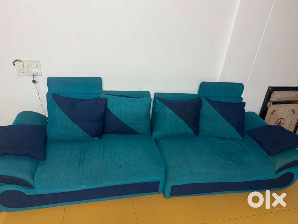 7-Seater Teal & Navy Blue Sofa Set – Good Condition