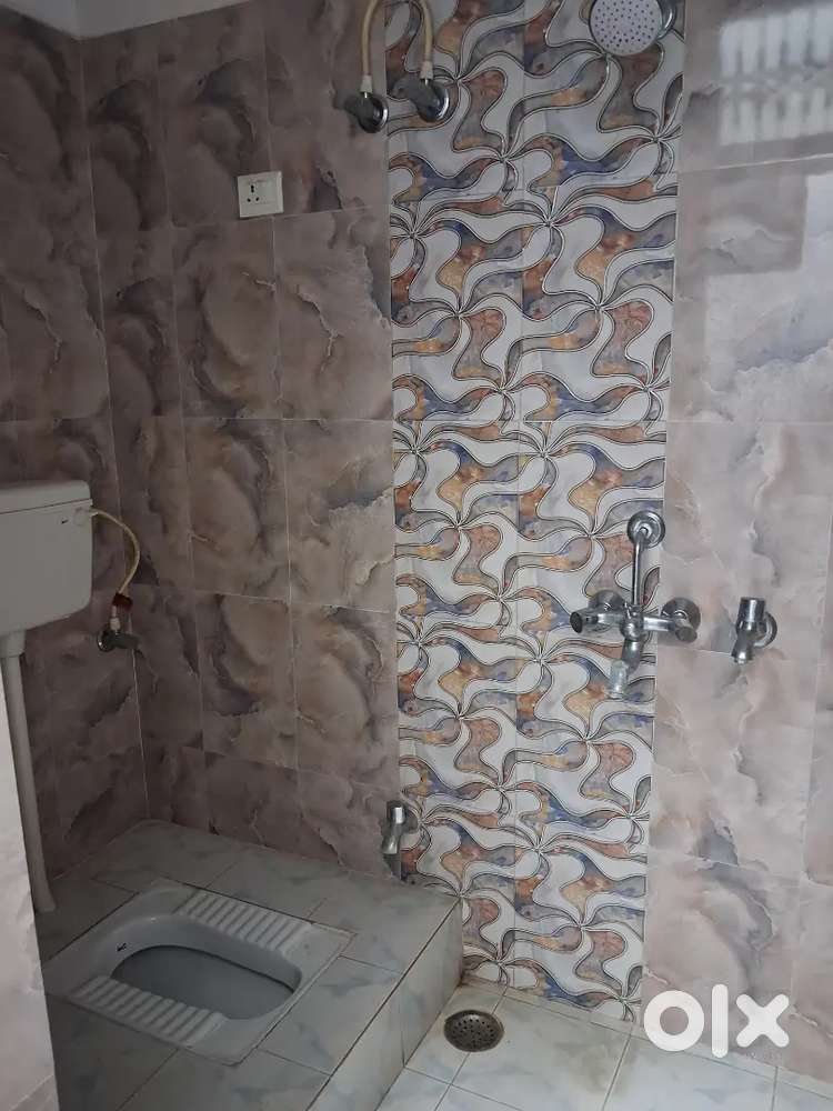 2 BHK house available on rent at 18 meter wide road