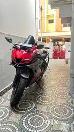 Yamaha R15 v3 red