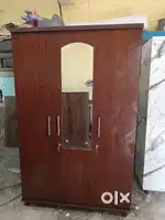 BRAND NEW MODEL 3 DOOR WARDROBE IN ROSE WOOD COLOUR