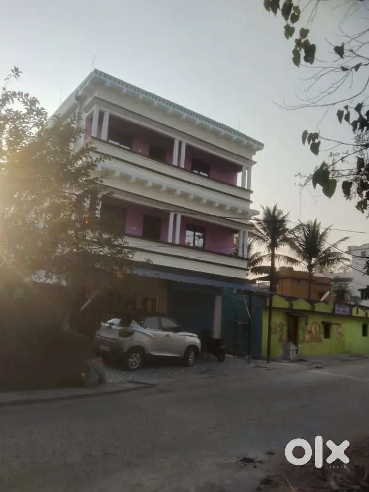 2bhk flat available for rent 6500/monthly.Electic bill extra