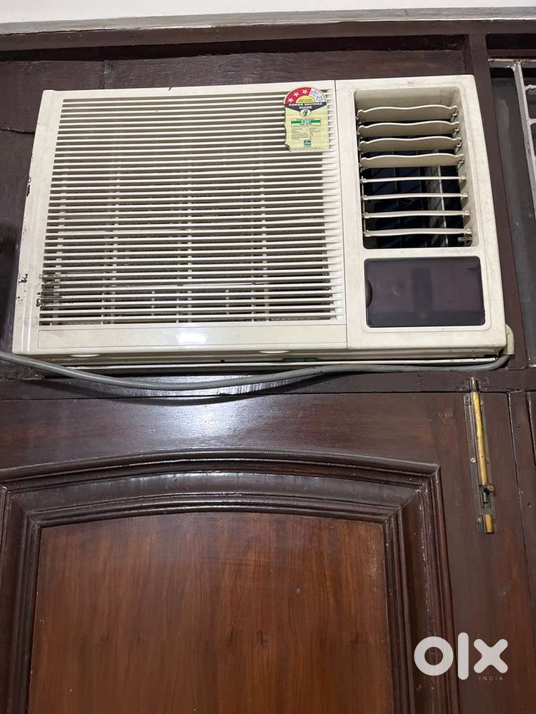 AC Hitachi 1.5 Ton