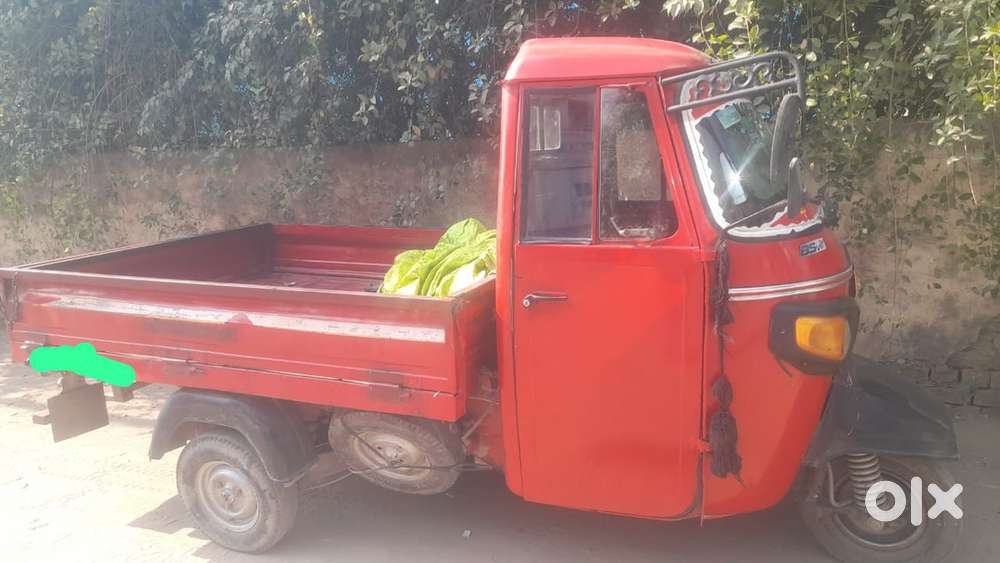 Loading piaggio HR NUMBER