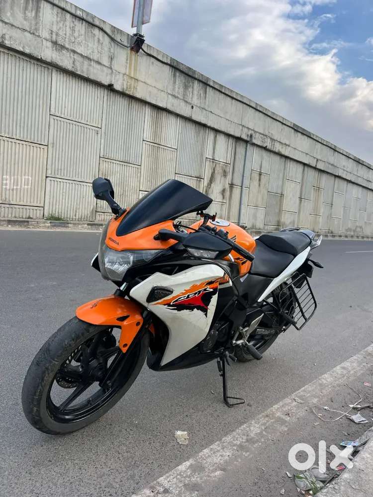 CBR 150  2015