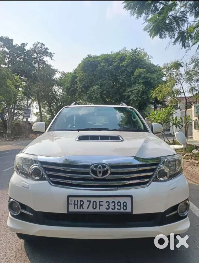 Toyota Fortuner 2015 4×4 AT