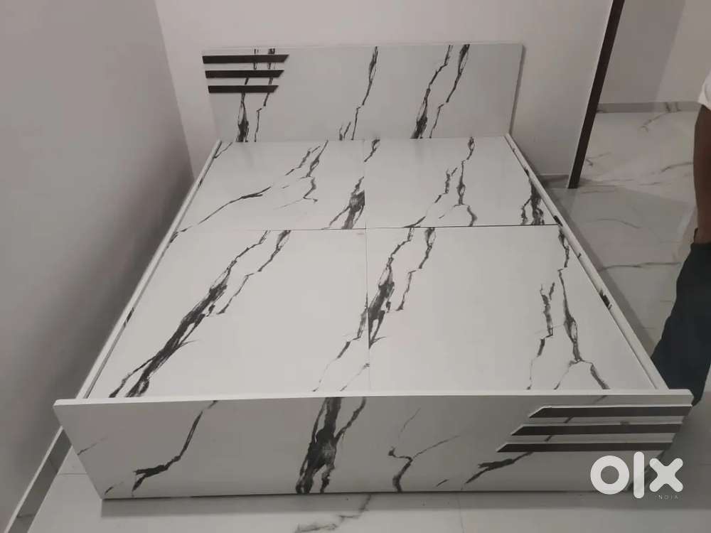 Nonstorage bed 5x6 feet