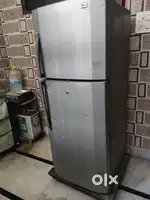 Double door refrigerator