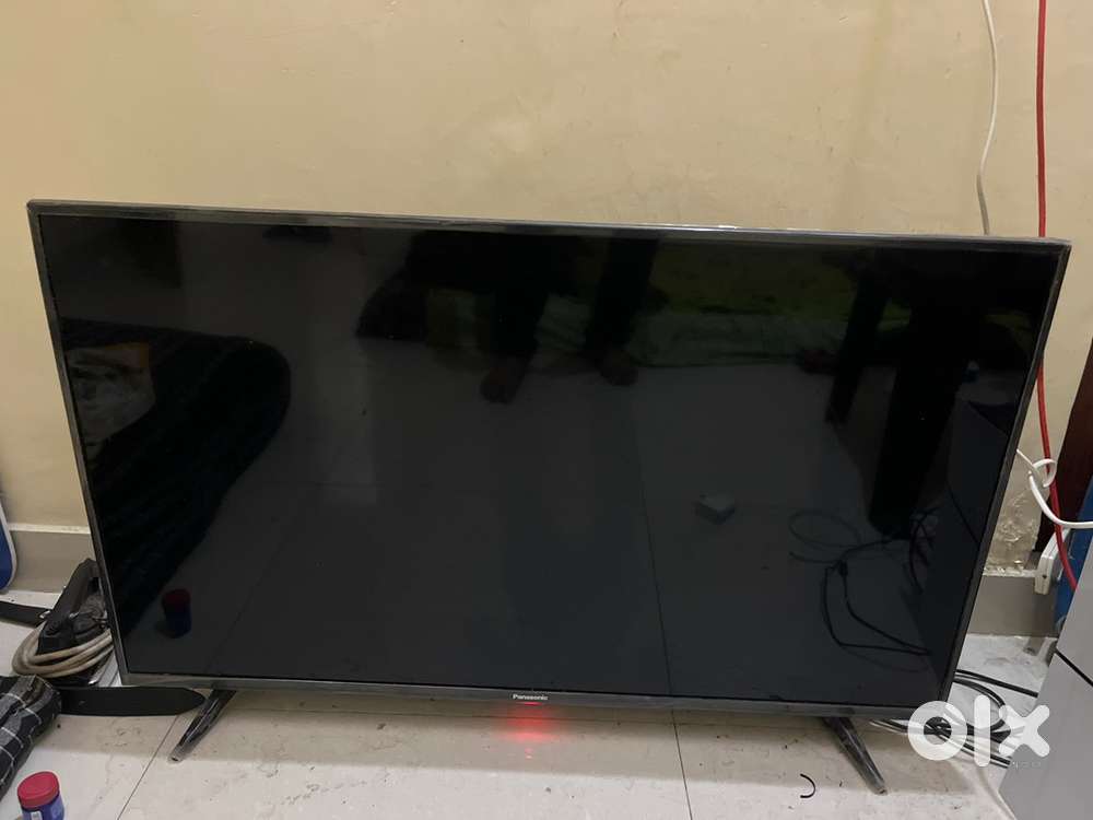 43 inch Panasonic TV 2 yr old