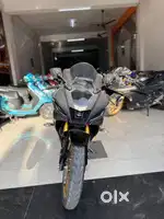 YAMAHA R15 V4 Black Gold 2025 New Vehicle