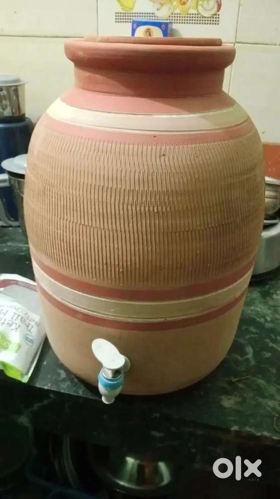 Natural cooling clay matka