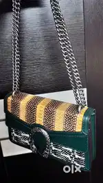 Woman shoulder bag