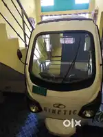 Kinetic e rikshaw