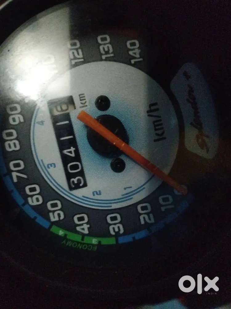Me ke driver hu mujhe har gadi.chalana aata hai automatic and manual d