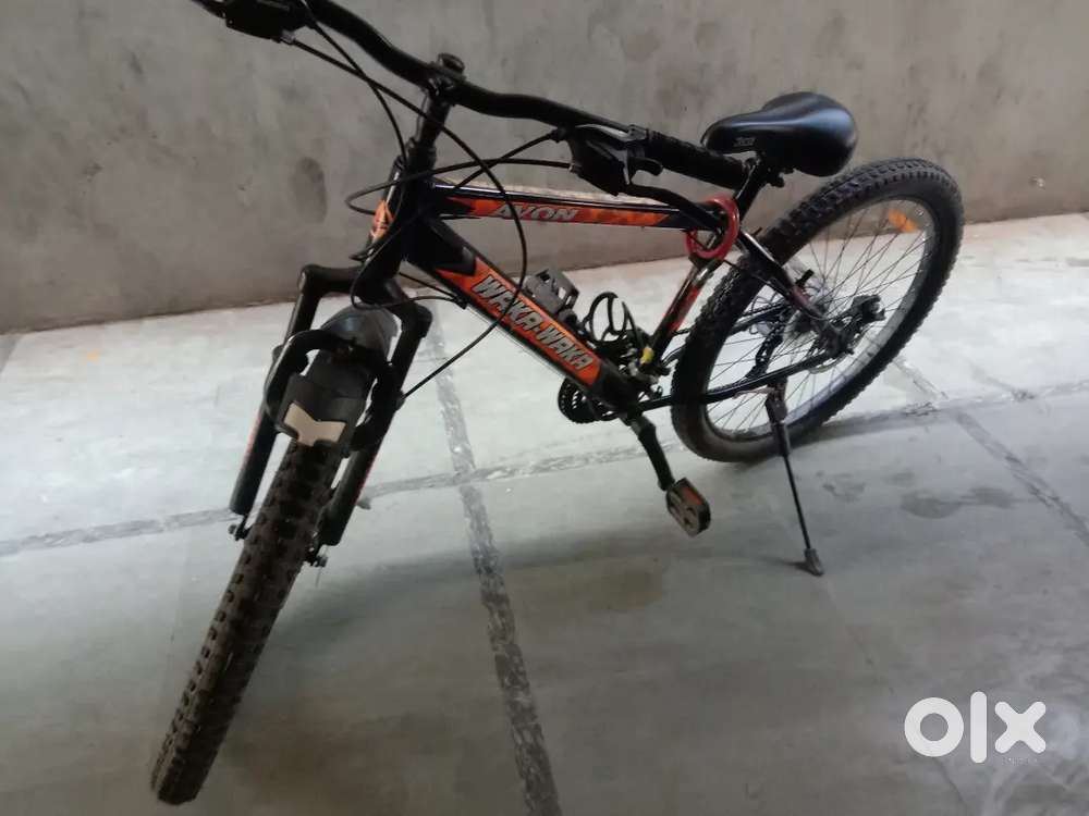 Avon cycle with gears and disc brakes