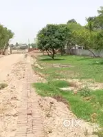 150 sqyd plot near rapid metro station