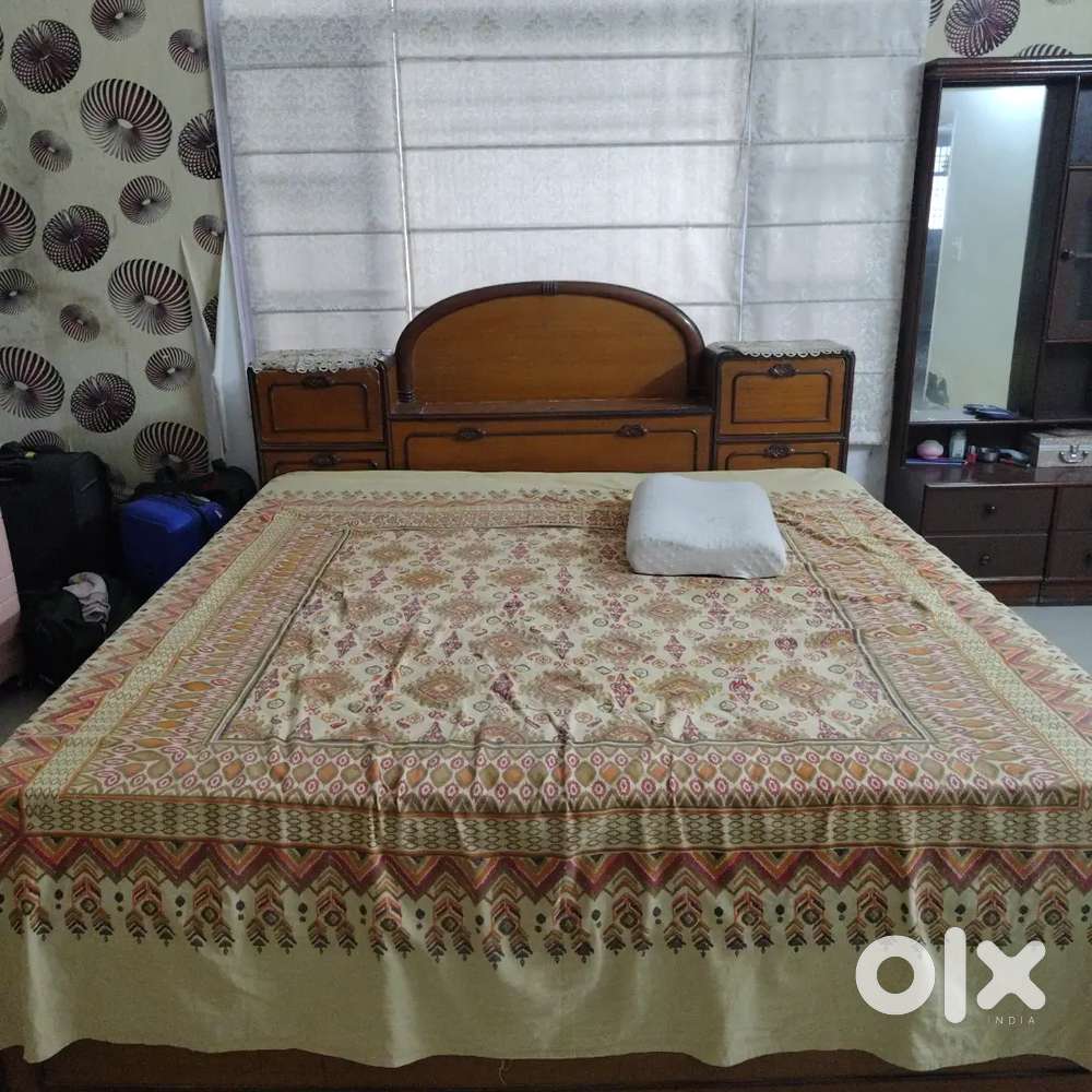 2 Double beds & 1 Dressing Table