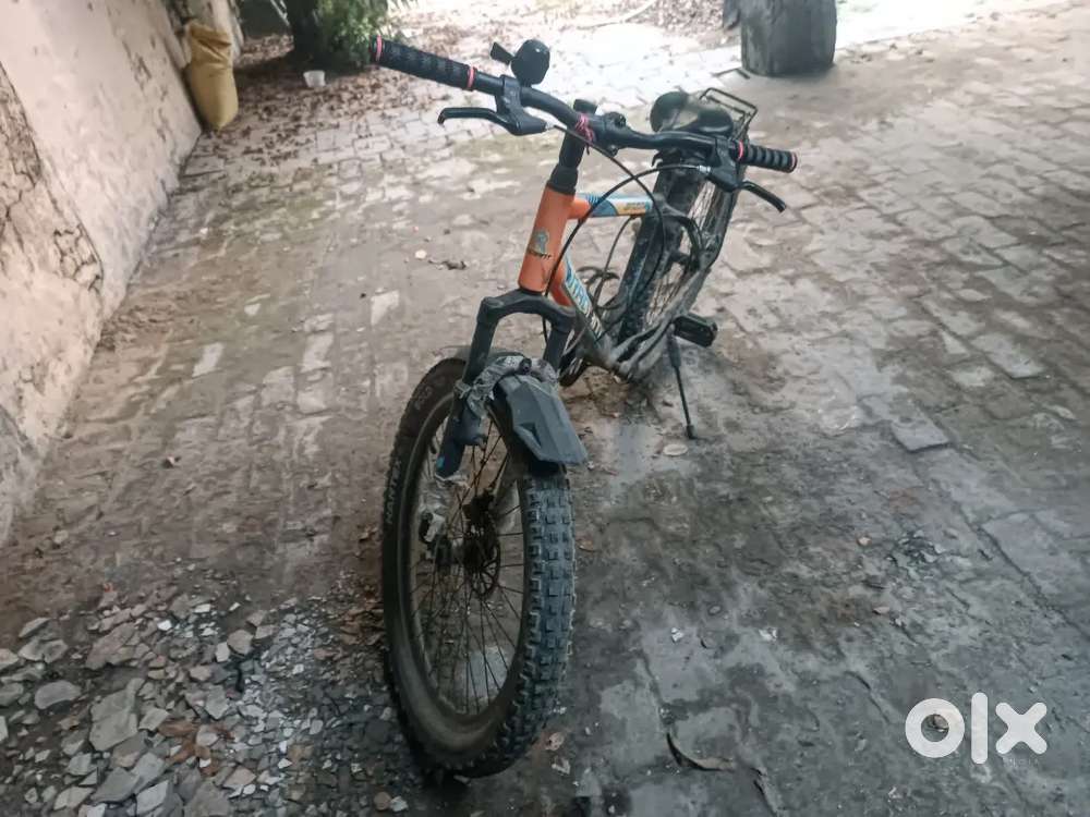 Radiant All-Terrain Bicycle – Disc Brakes, Shock Absorbers & Full Gear