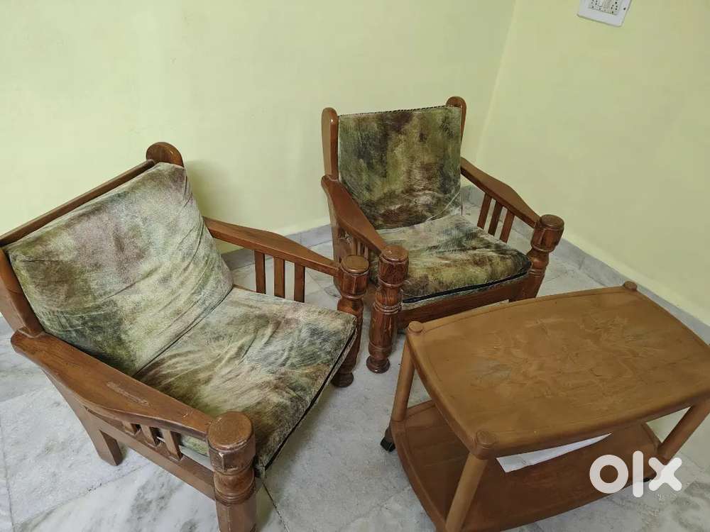 Chair with Center Table