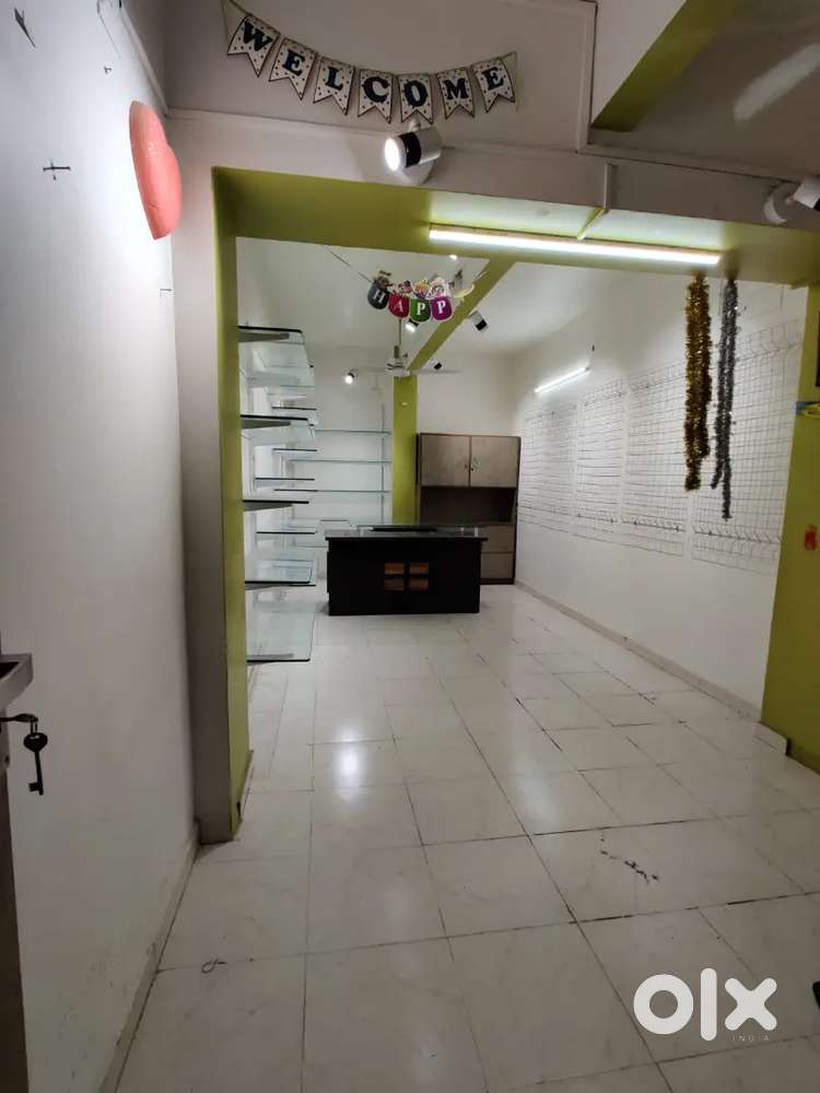 250 Sqft Ground Floor Shop On Rent at Satellite