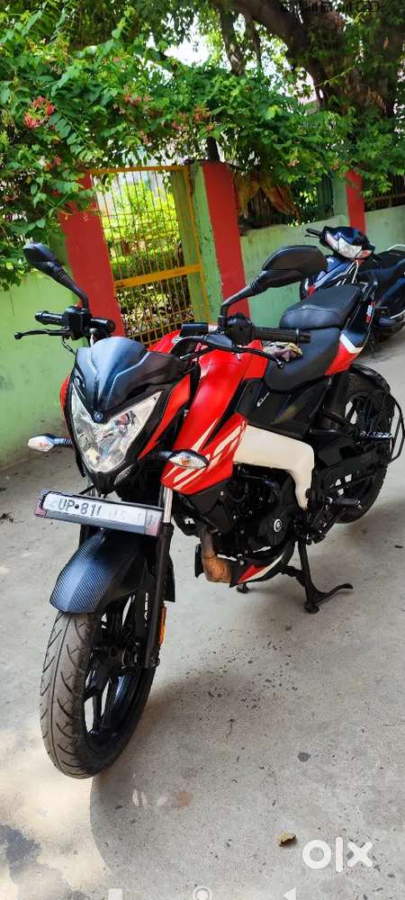 Ns200 bs6 fi dual Abs disc new showroom condition  2022 last Up81no