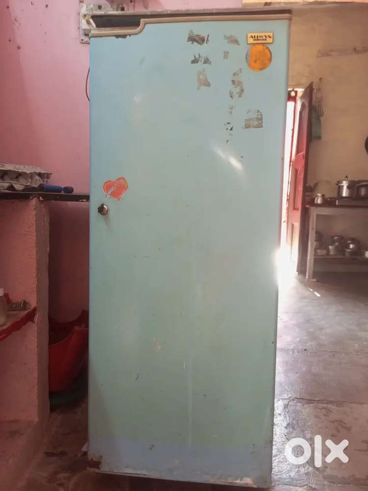 ALLWYN  DUROCOOL  REFRIGERATOR