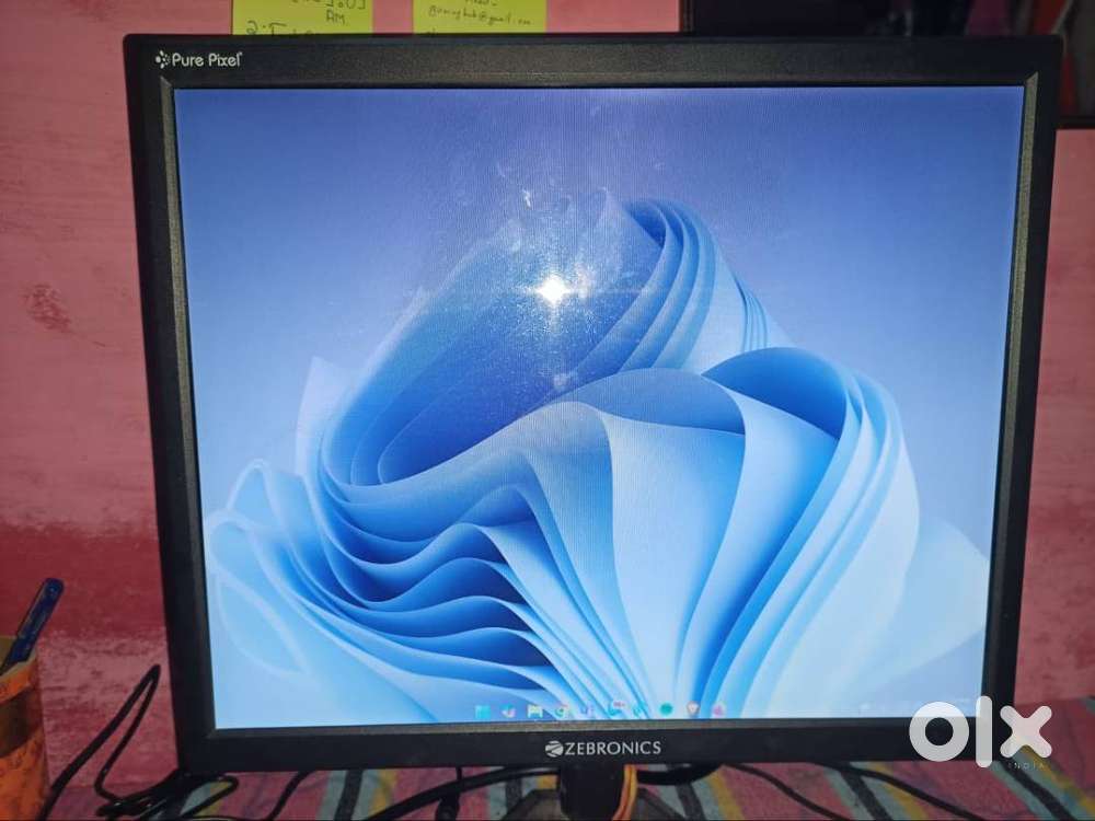 Complete HP desktop with monitor