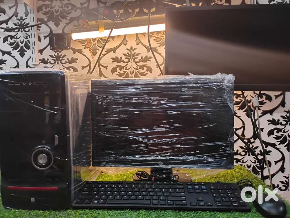 COREi5 8GB RAM 128GB SSD+320GB HDD 19LCD KEYBOARD MOUSE RS.8000