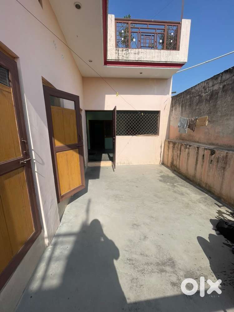 1 ROOM AND 2 ROOM SET AVAILABLE FOR RENT