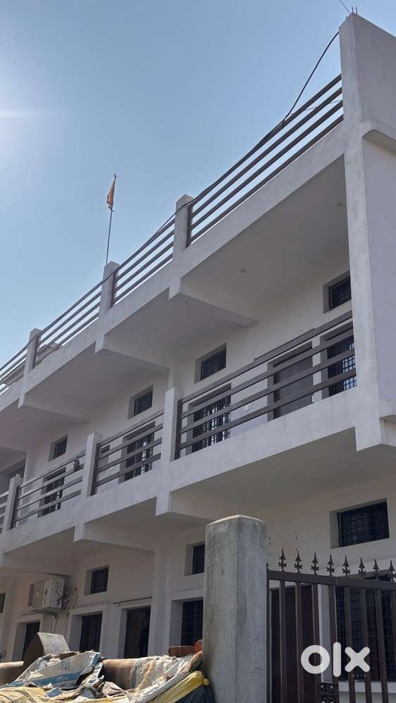 1 BHK/1Rk available,100 metre from railway st