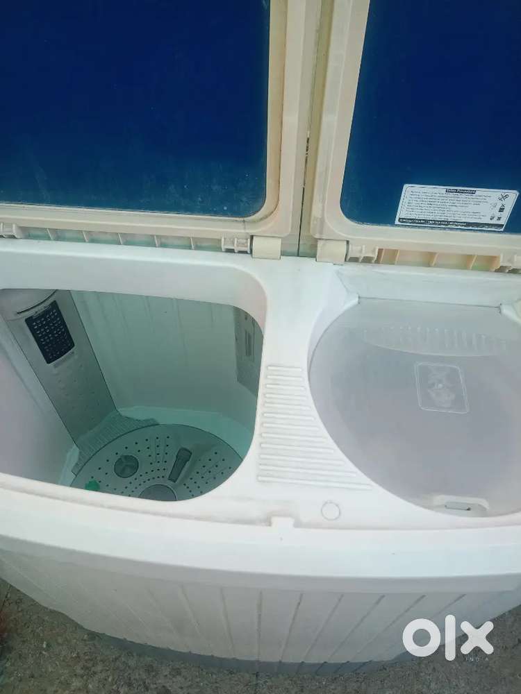 Semi automatic washing machine