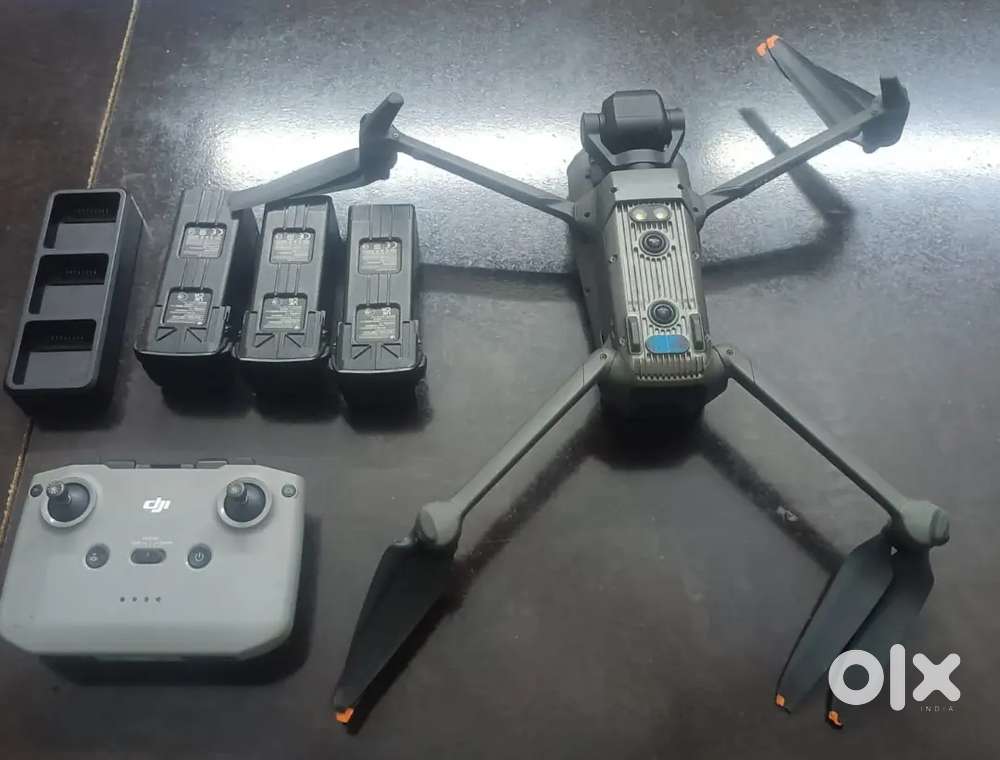 Dji mavic 3 fly more combo less used good condition urgent sell@135000