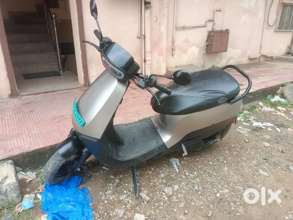 Ola X1gen 2 .4 kw big battery wali h undar warranty battery h 6 sal ki