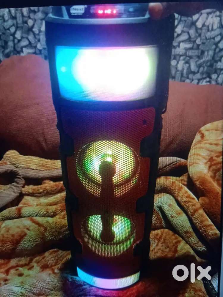 Next gen bluetooth speaker in mint condition with charging cable