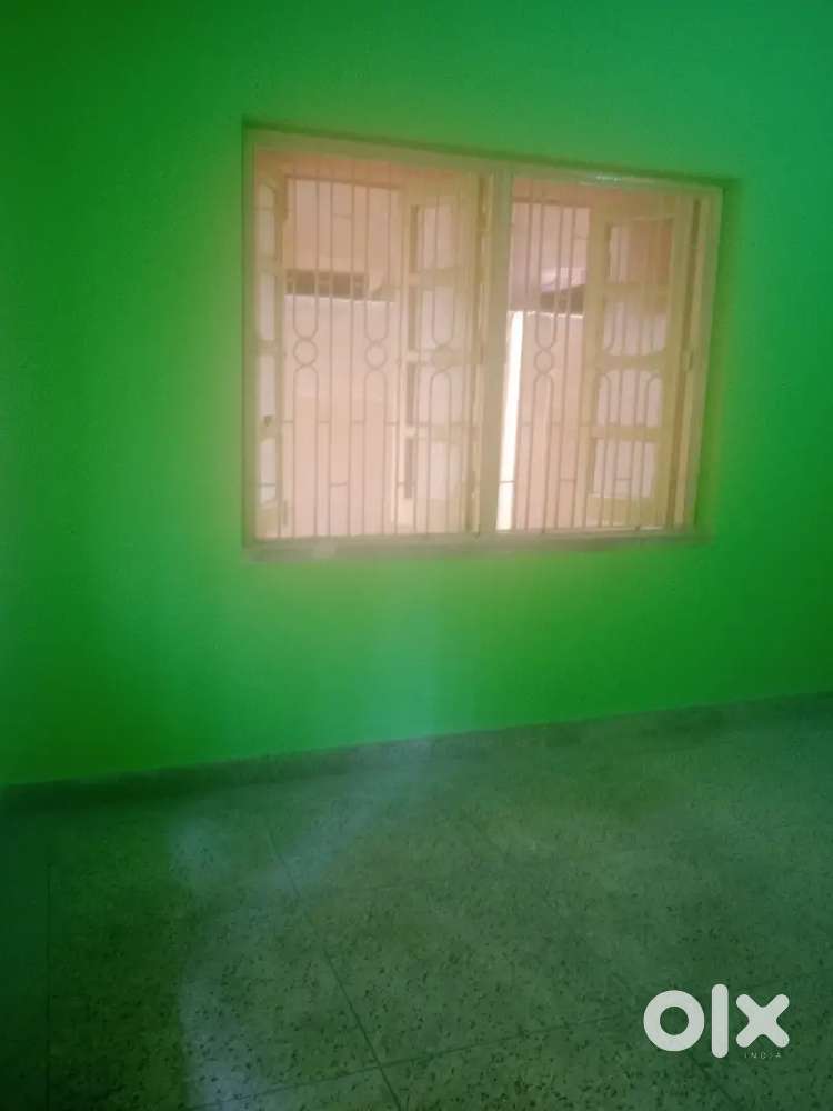 1RK rent in santoshpur corporations bazaar 2nd floor @4000
