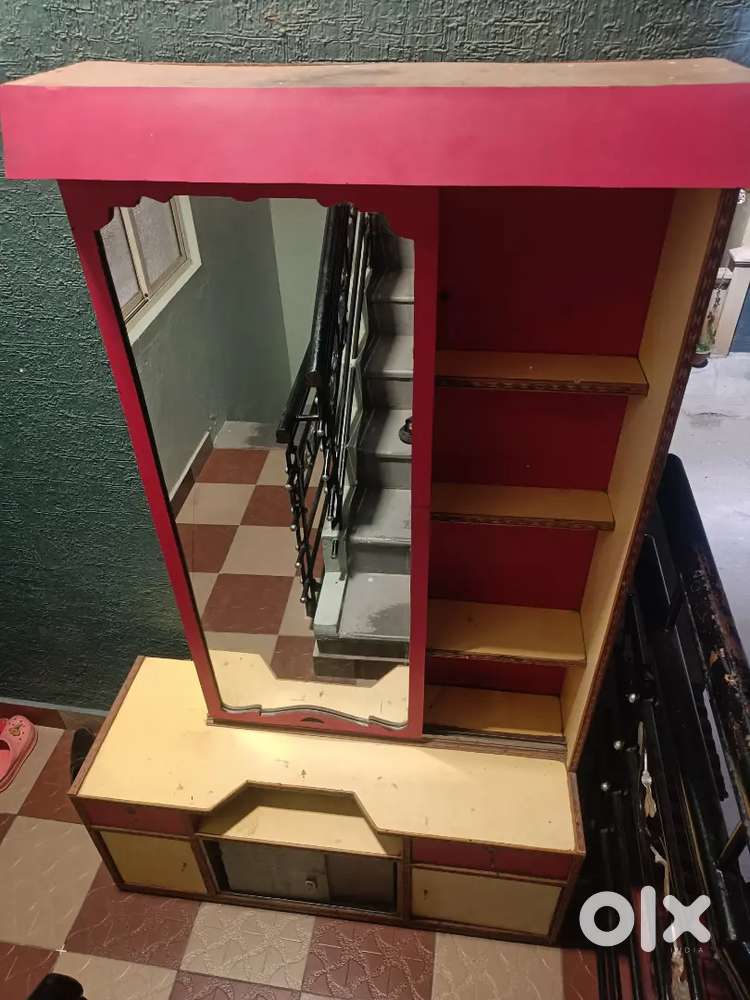 Dressing table