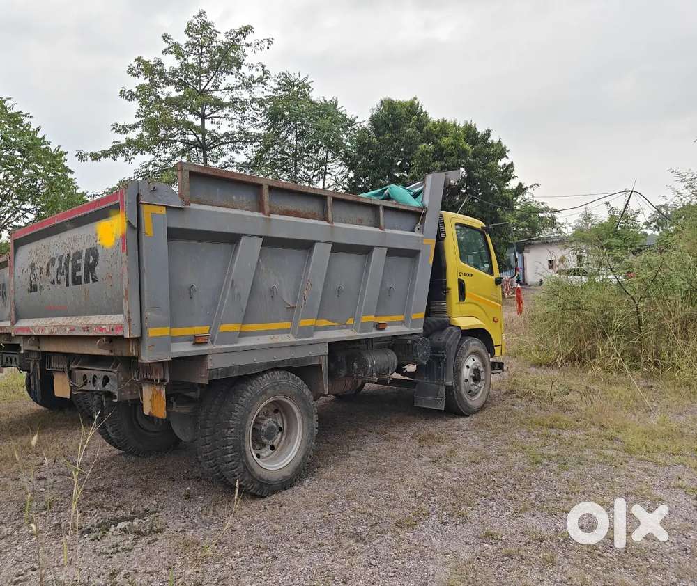 Eicher 2110 xpt 300 ft tipper