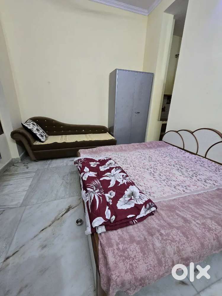 1 room set in rajapark (furnished)