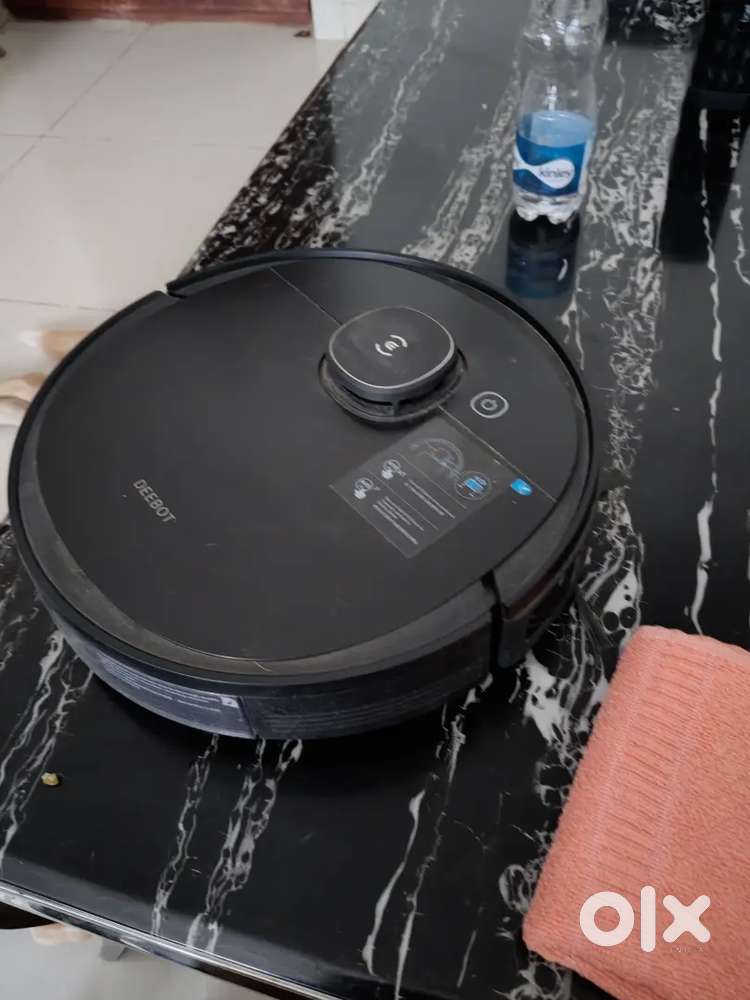Ecovacs Deebot automatic robotic sweeping Moping machine