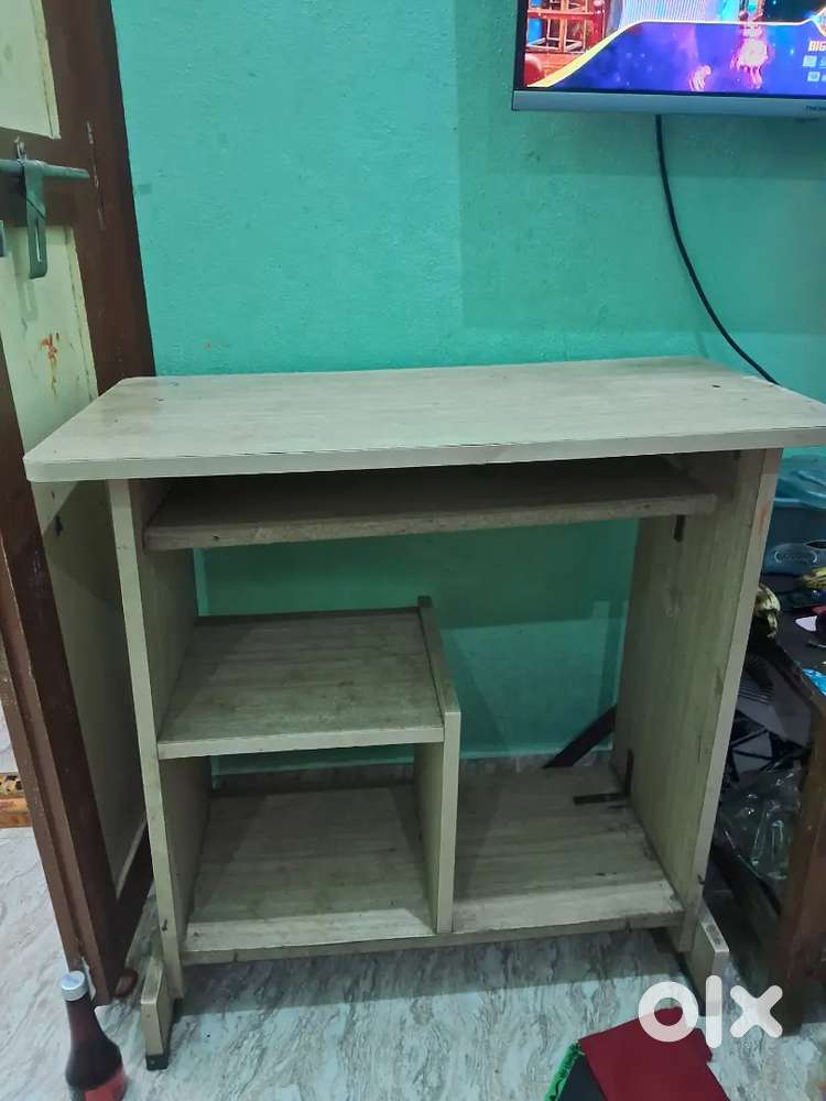 Study table/computer table