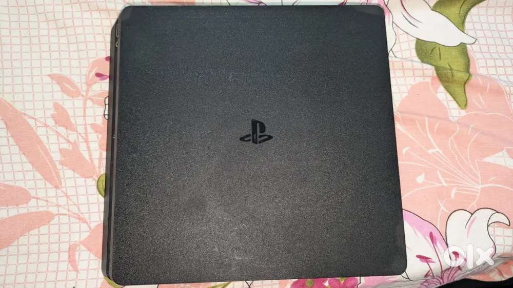 Ps4 slim 1tb 13 games