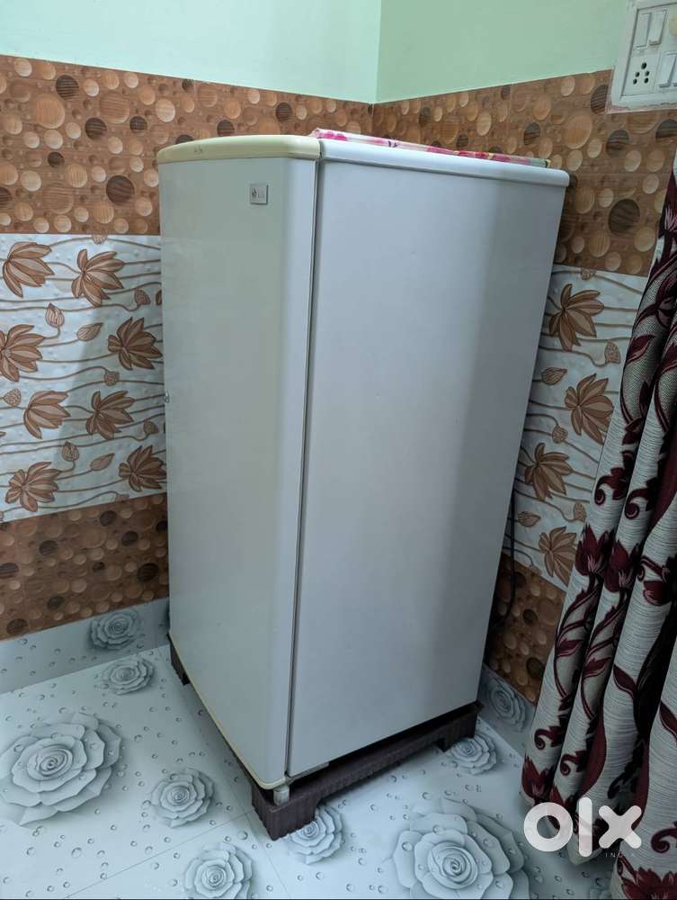 LG FRIDGE 187 litre