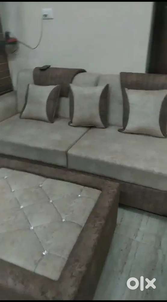 Sofa set with table