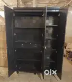 3 door wardrobe with mirror