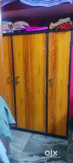 3 doors wooden almirah