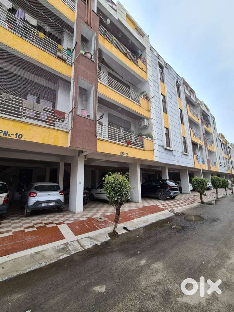 3 BHK Semifurnished Flat for Rent with all Amenities