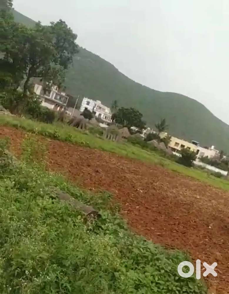 15cents land East facing @Tarluwada Google center Anandapuramfor sale