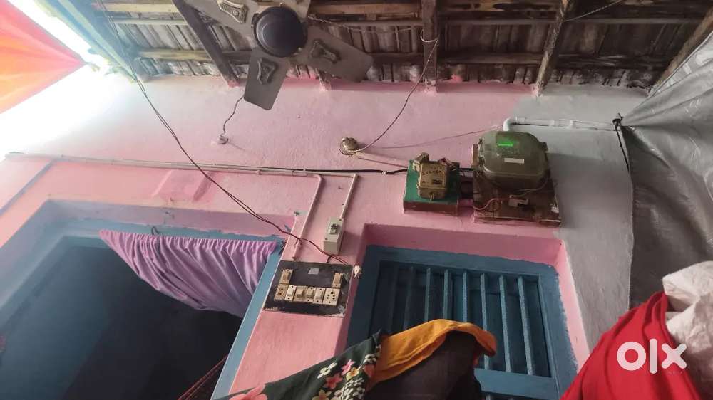 66 గజాలు స్థలం. అలాగే పెంకిటీలు