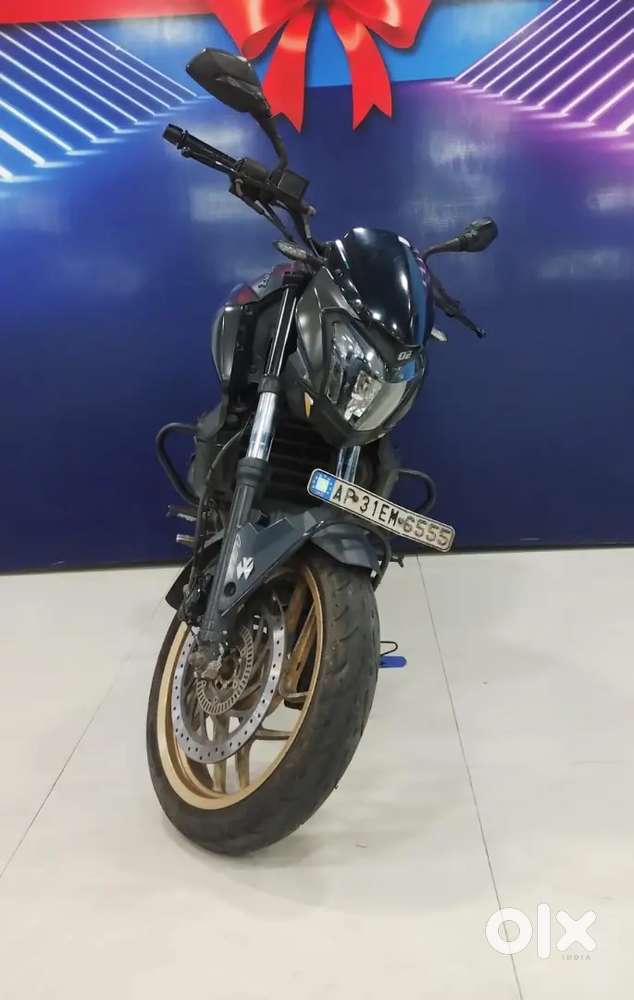 BAJAJ DOMINOR 400