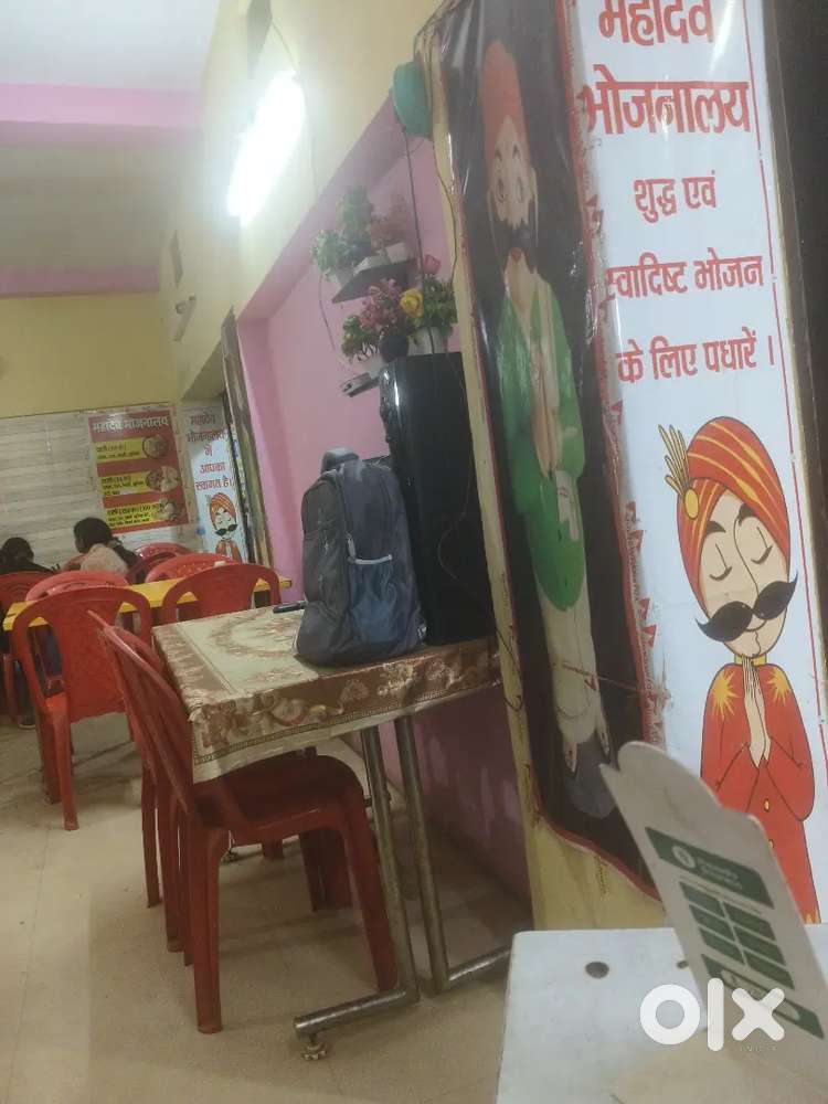 Hotel per kaam karny wala waiter chahiye