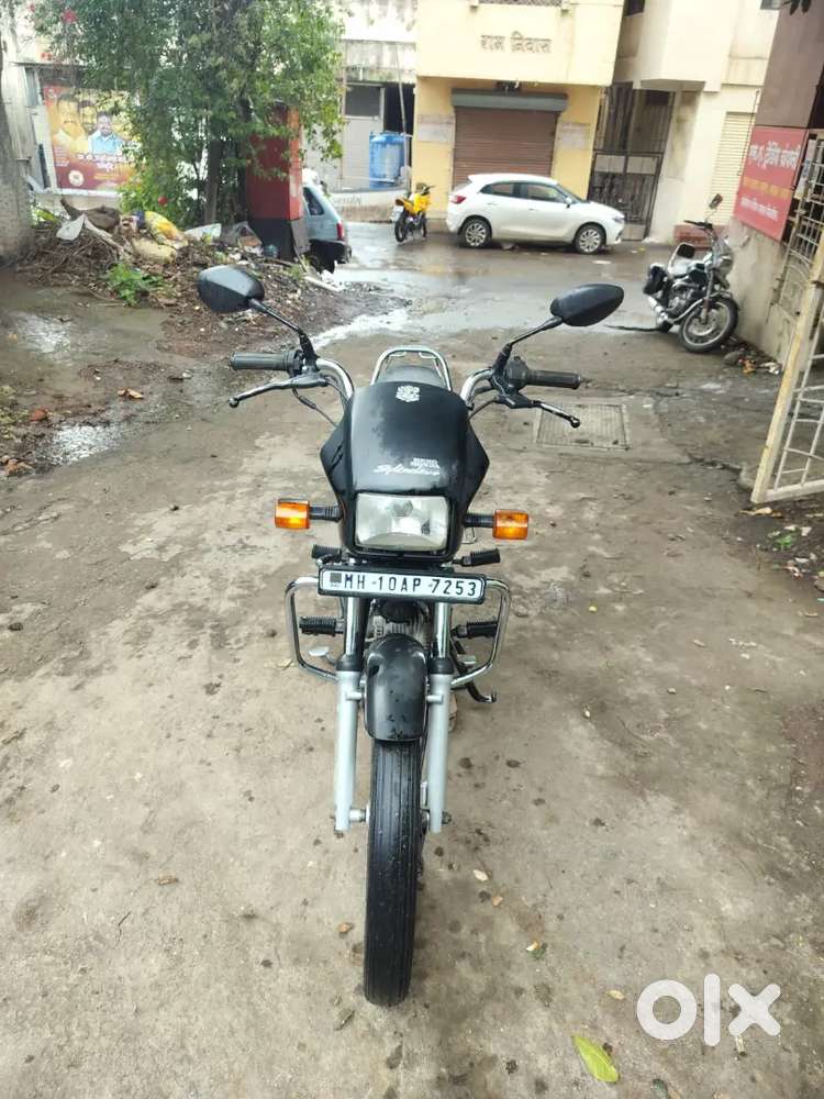 Selling 2009 model well maintained hero honda Splendor+ bike.